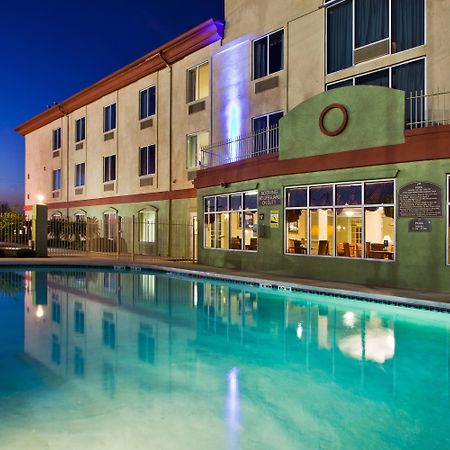 Holiday Inn Express Hotel & Suites Live Oak By Ihg Екстер'єр фото