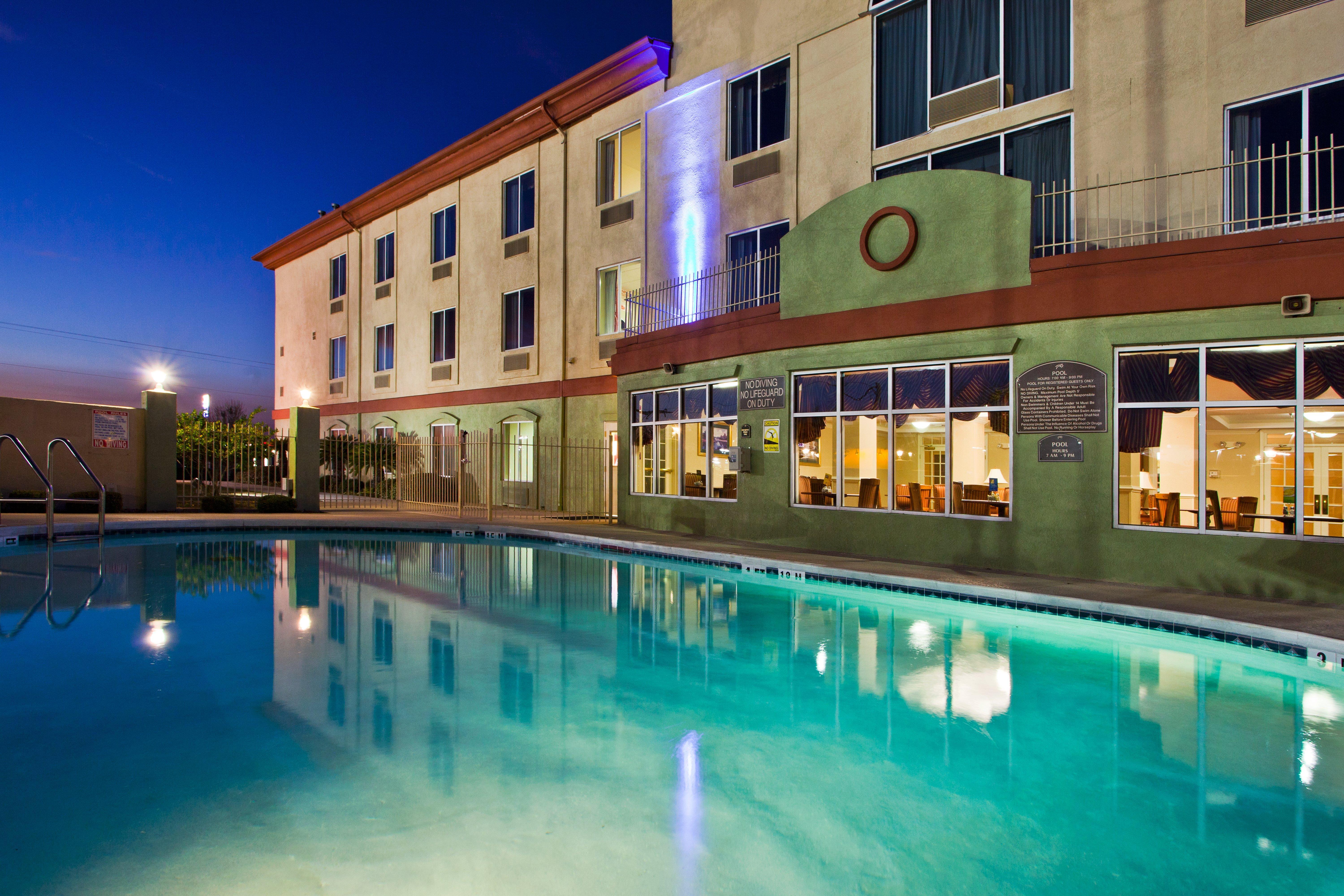 Holiday Inn Express Hotel & Suites Live Oak By Ihg Екстер'єр фото
